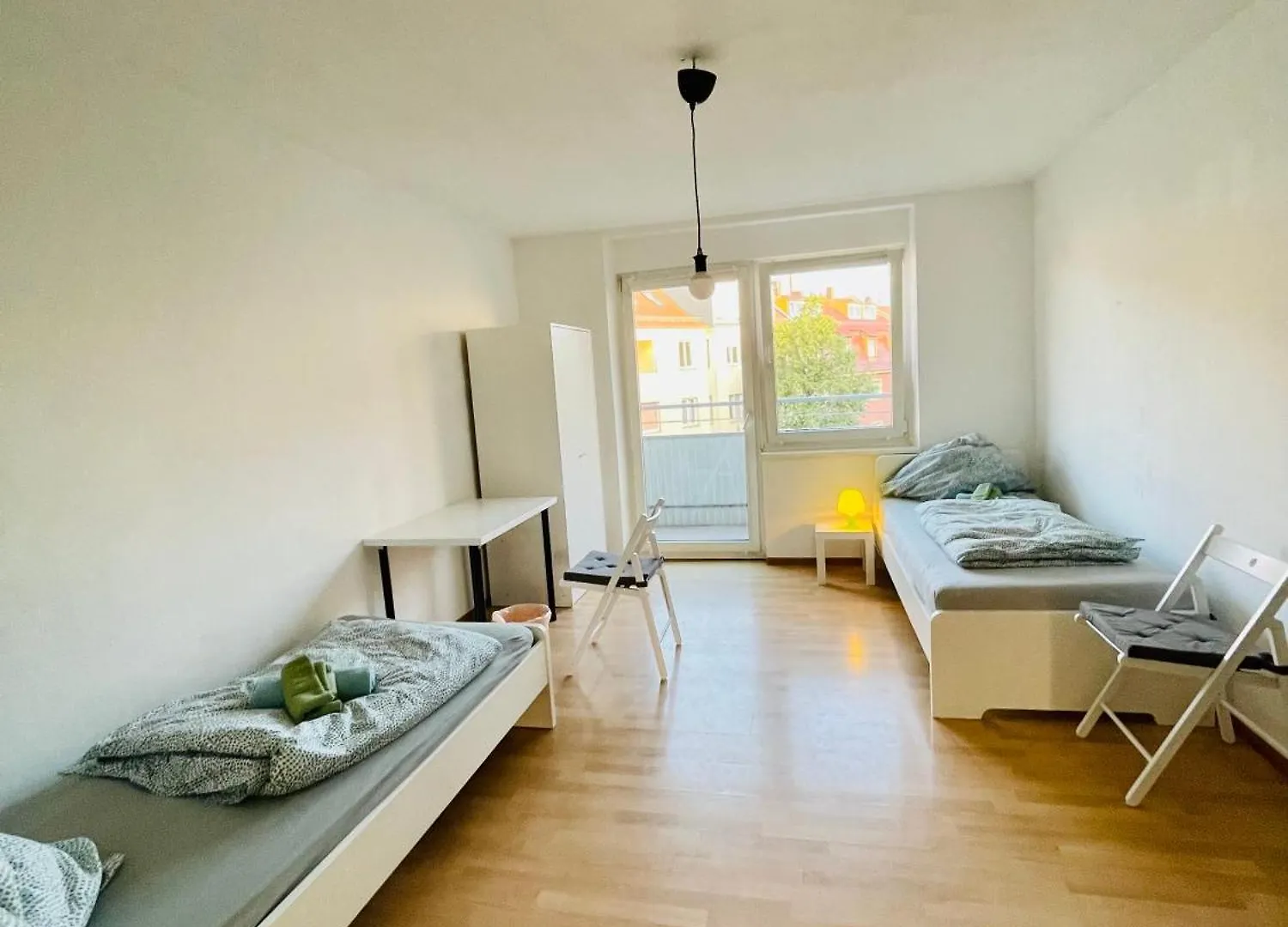 Ferienwohnung Fuer 4 Personen, U-Bahn, Autobahn Naehe, Balkon Norymberga Apartament