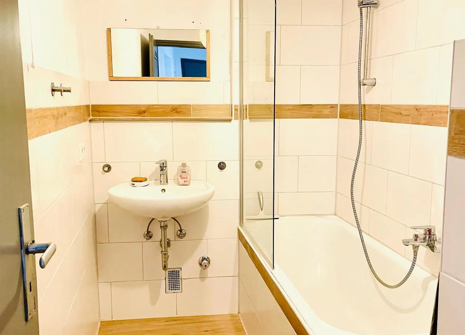 Apartament Ferienwohnung Fuer 4 Personen, U-Bahn, Autobahn Naehe, Balkon Norymberga